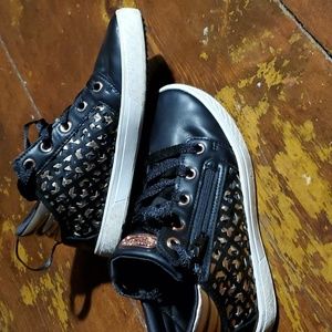 Girls sketcher sneakers